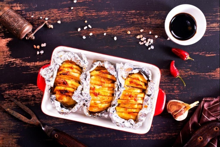 بطاطس مشوية بالصويا صوص