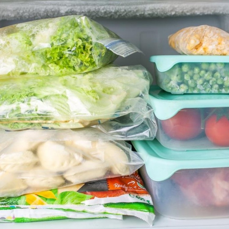 12 نوعاً من الأطعمة التي لا يجب تجميدها أبداً في الفريزر