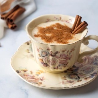 مشروب السحلب الساخن