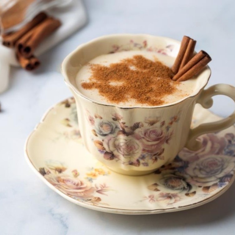 مشروب السحلب الساخن