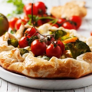 تارت الخضار بالجبن والبيض