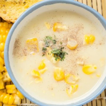 شوربة الدجاج بالذرة والكريمة