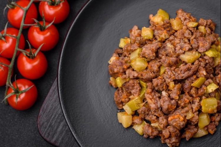 حمسة الكوسا باللحم المفروم