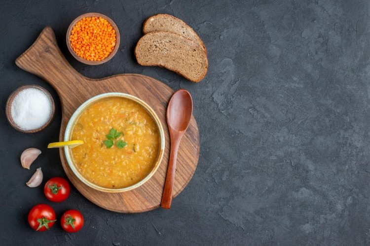 طريقة عمل شوربة العدس بالجزر