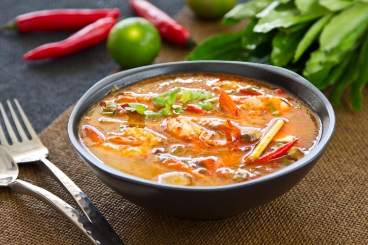 شوربة الروبيان بالخضار وكريمة الطهي
