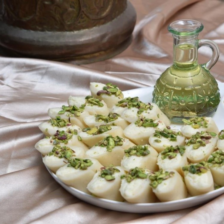 حلاوة الجبن بالفستق الحلبي