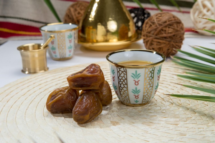 قهوة عربية بالهيل والزعفران