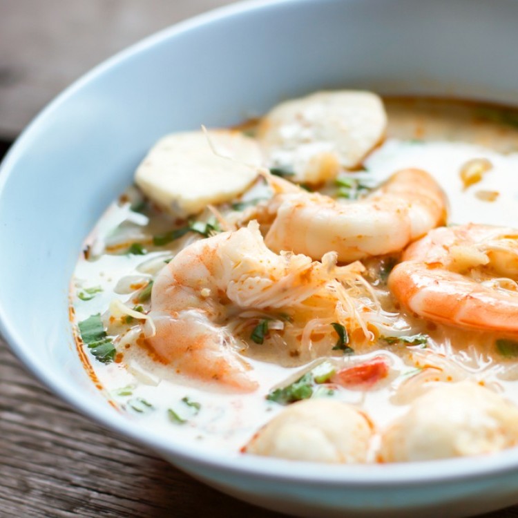 Рецепт вкусного супа с креветками. Креветочный суп. Суп терияки. Суп с креветками и сливками. Средиземноморский суп с морепродуктами.