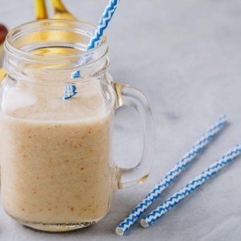 سموذي تمر وشوفان