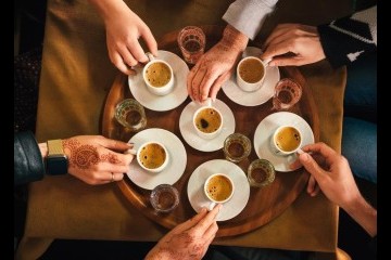 اليوم العالمي للقهوة 2025 معلومات وأغاني تذكريها