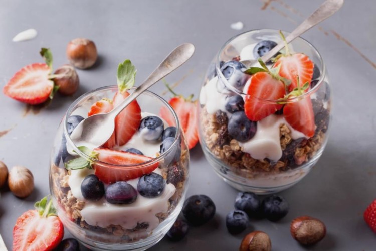 الجرانولا المنزلي مع الزبادي لسحور مشبع