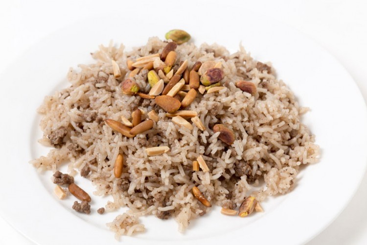 أرز بالخلطة واللحم المفروم