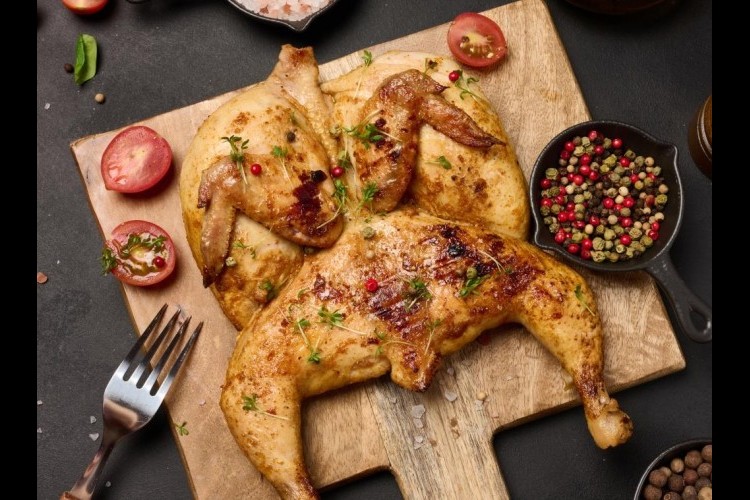 دجاج مشوي بمكونات بسيطة