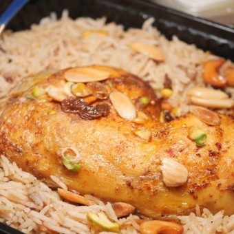 كبسة دجاج سريعة في قدر واحد