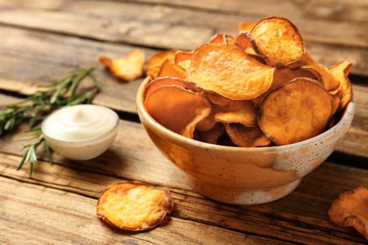 شيبس البطاطا الحلوة بالقلاية الهوائية صحي وخفيف
