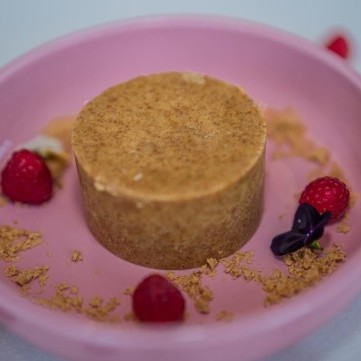 تشيز كيك اكسرني بالتوت البري