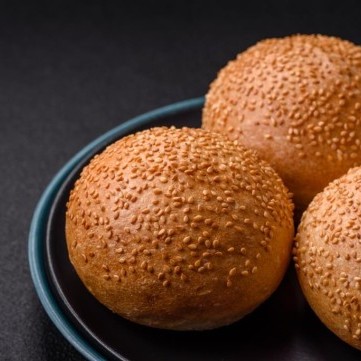 خبز البالون بالسمسم