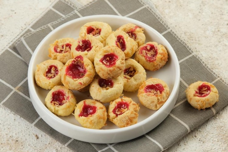 بسكويت بصمة التوت واللوز