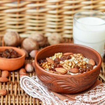 أم علي بالرقاق والمكسرات