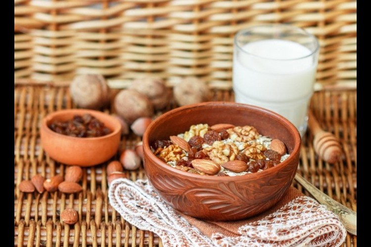 أم علي بالرقاق والمكسرات