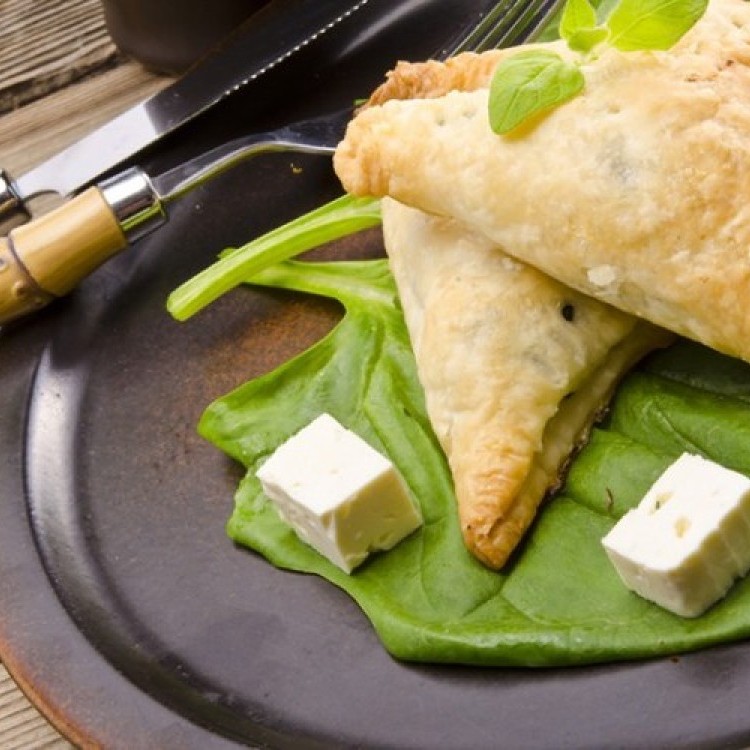 مخبوزات لذيذة بجبن الفيتا