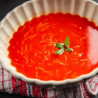 شوربة الشعيرية بالطماطم