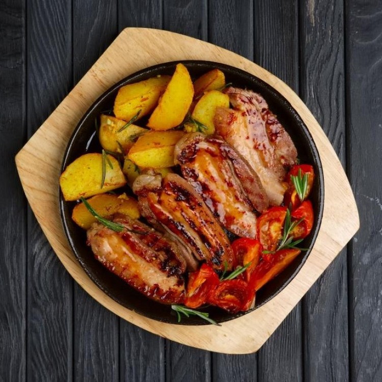 لحم بالفرن مع البطاطس والخضار