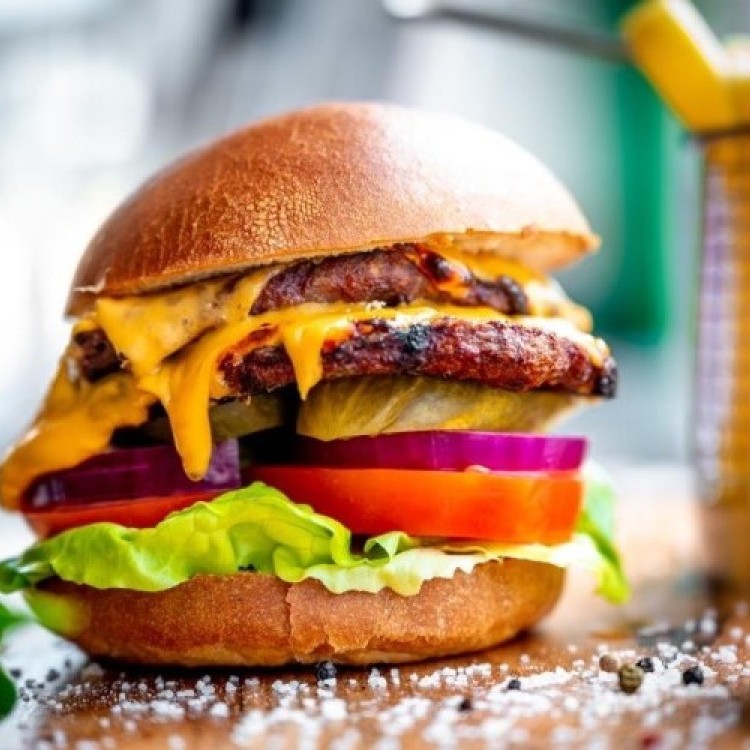 وصفات برغر منزلي بنكهات مختلفة