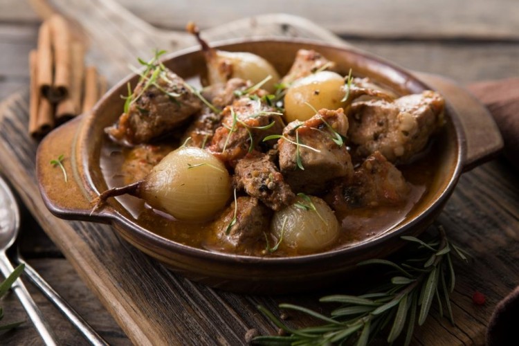 معلاق الخروف بالبصل والثوم