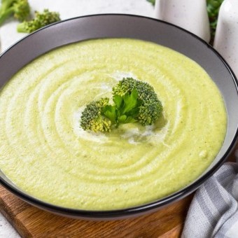 شوربة البروكلي بالكريمة