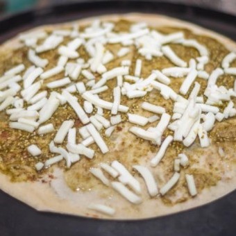 مناقيش زعتر وجبنة بدون فرن