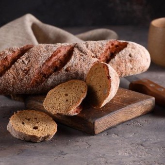 خبز الباجيت الأسمر