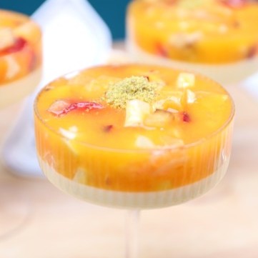 حلا أكواب الكراميل بالفاكهة بالفيديو