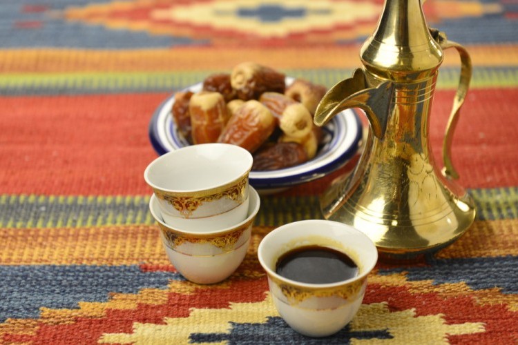 طريقة عمل القهوة العربية الأردنية لضيافة العيد