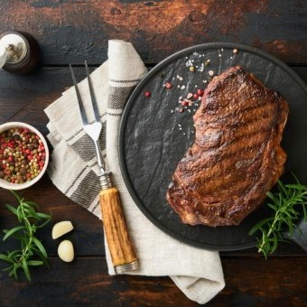 ستيك اللحم المشوي لسفرة رمضان