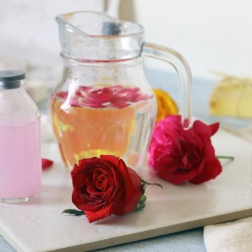 طرق استخدام ماء الورد في المطبخ