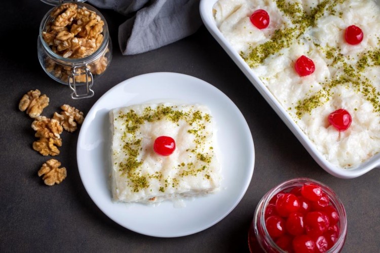 ليالي لبنان بالكريمة والفستق الحلبي