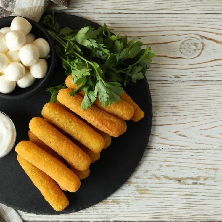 طريقة عمل أصابع الموزاريلا المقلية