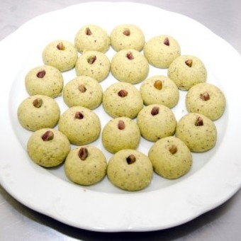 الغريبة الناعمة بالفستق