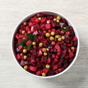 سلطة البنجر بالحمص والفستق والفيتا للسحور