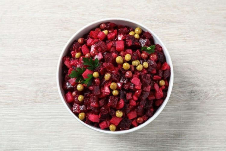 سلطة البنجر بالحمص والفستق والفيتا للسحور