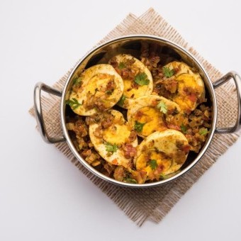 بيض مسلوق هندي بالخضار للفطور