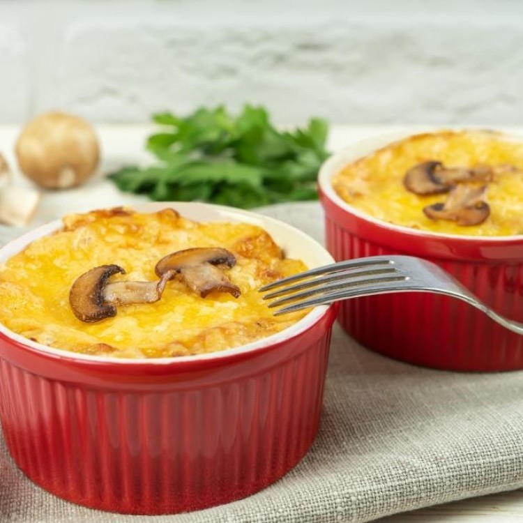 أكواب البيض بالجبن والفطر
