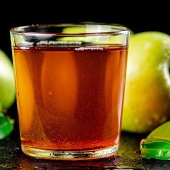 عصير التفاح الفريش