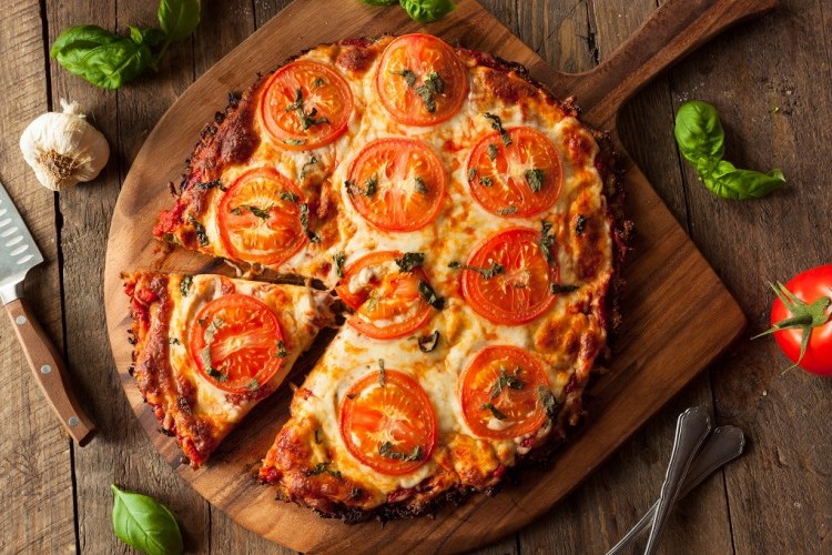 عجينة البيتزا بالقرنبيط صحية وشهية