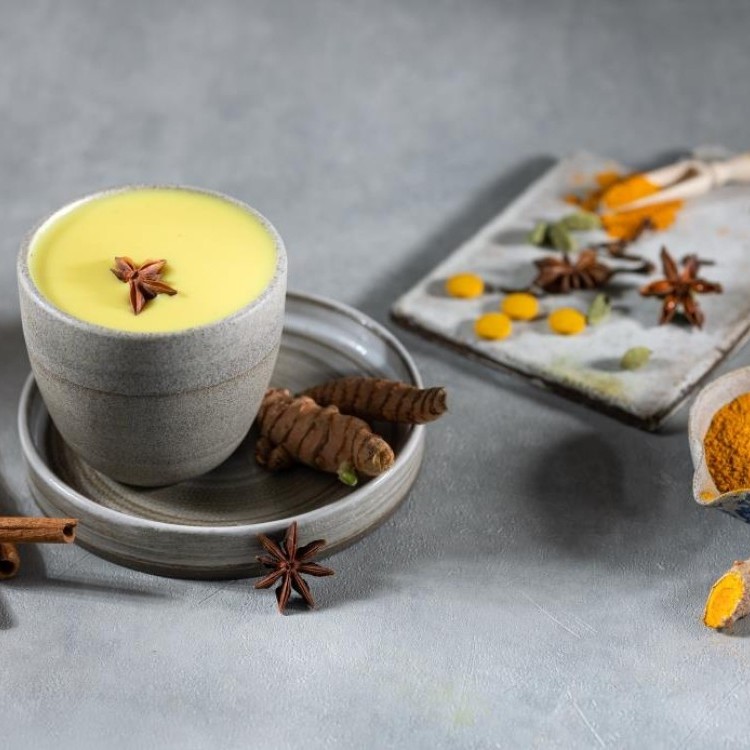 لاتيه الكركم