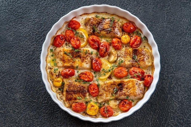 طريقة عمل طاجن السمك بالأرز