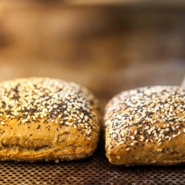 خبز الزعتر والجبن للساندويشات