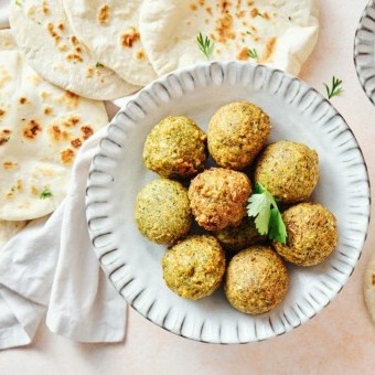 فلافل بالفرن لوجبة سحور صحية