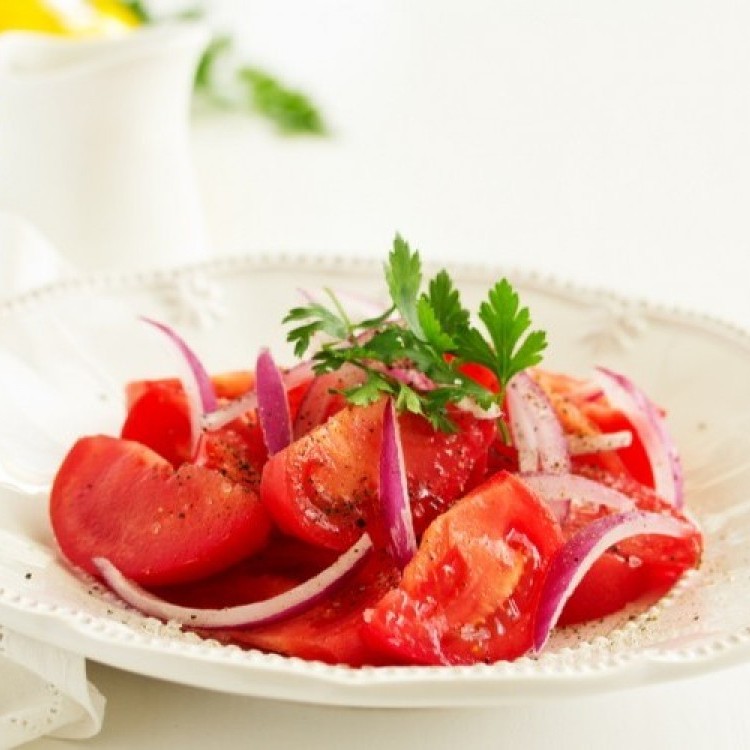 8 وصفات سلطات الطماطم السهلة والخفيفة